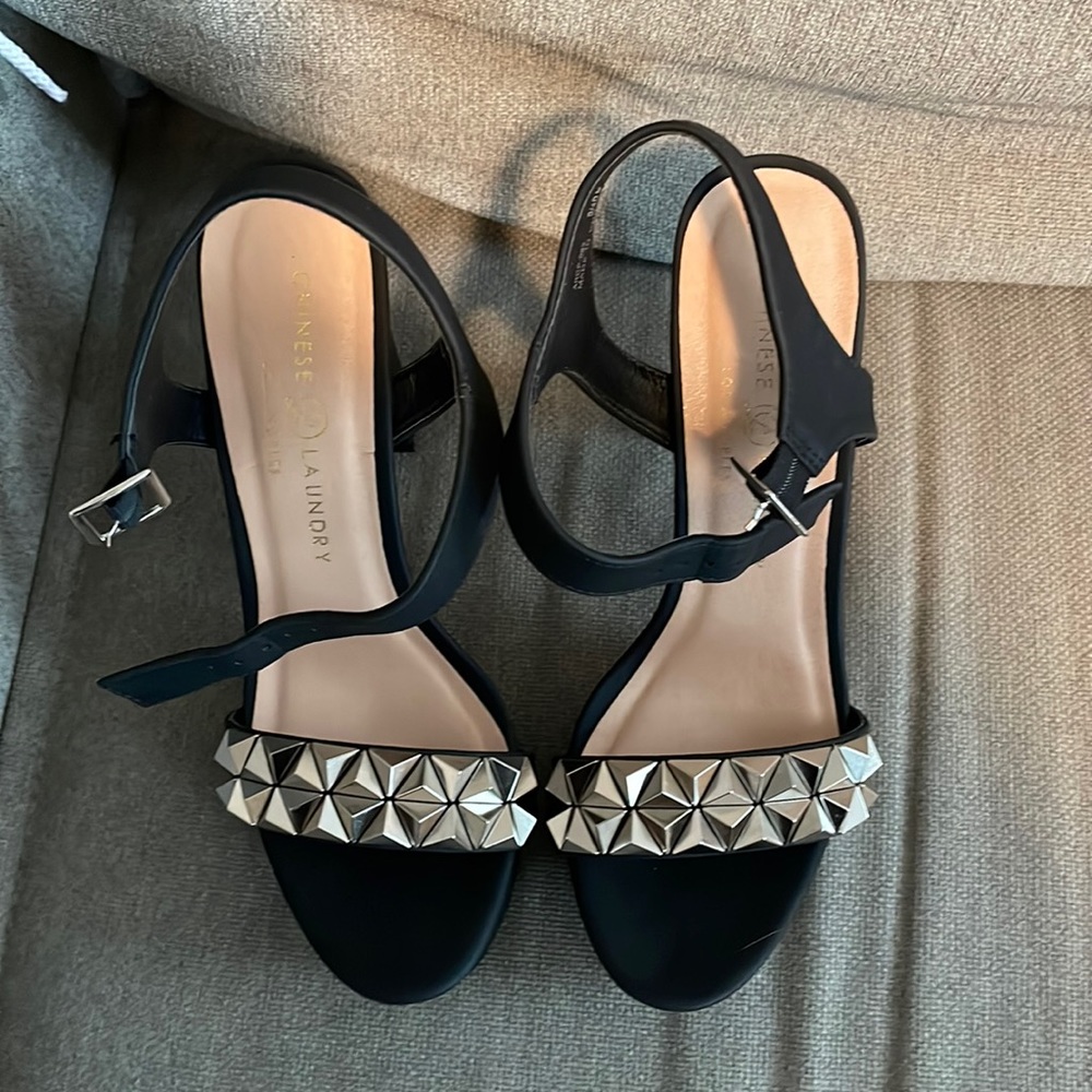 Chinese Laundry Platform Studded Heel